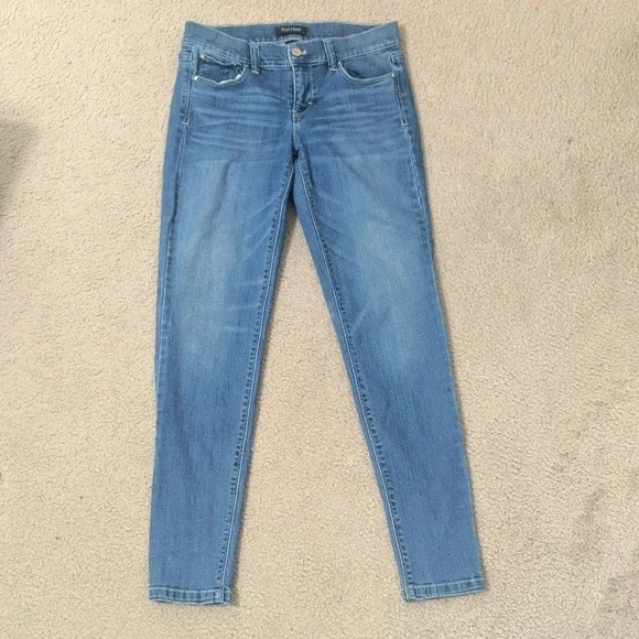 White House Black Market Skinny Leg Jeans, size 2 R - Picture 1 of 9